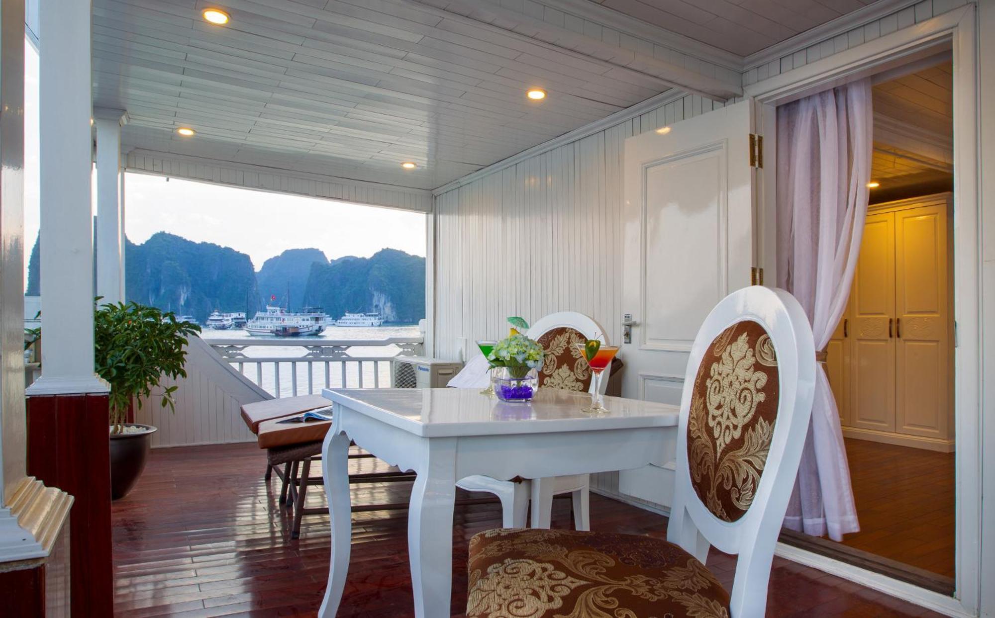 Signature Royal Halong Cruise Ha Long Room photo