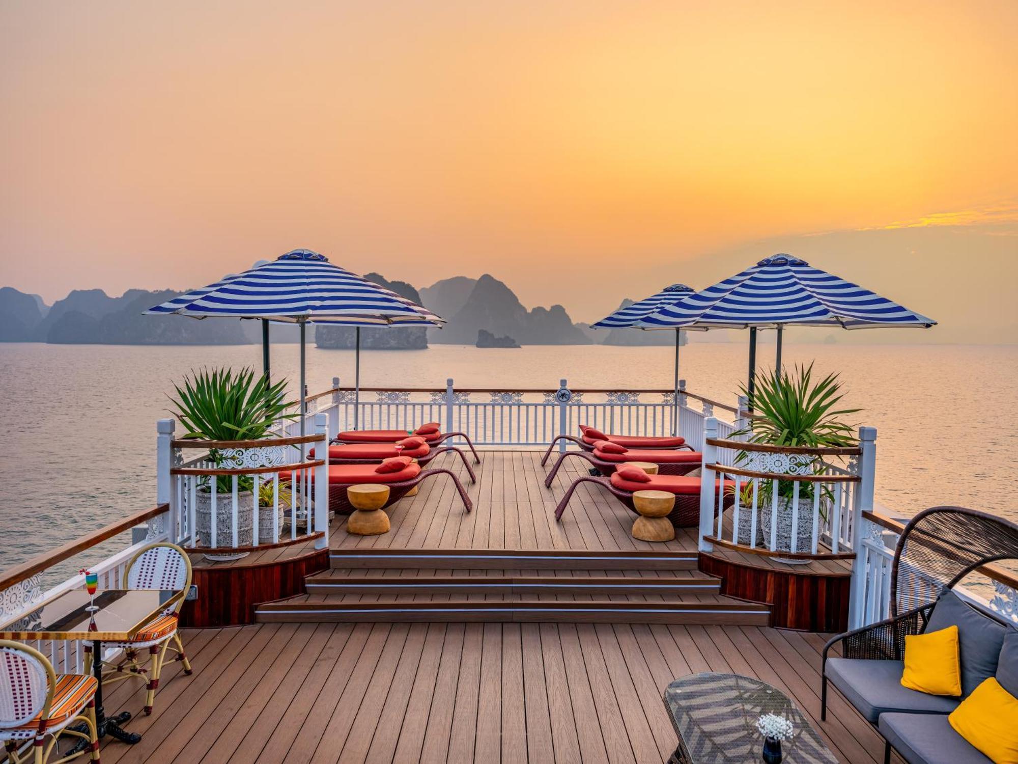 Signature Royal Halong Cruise Ha Long Exterior photo