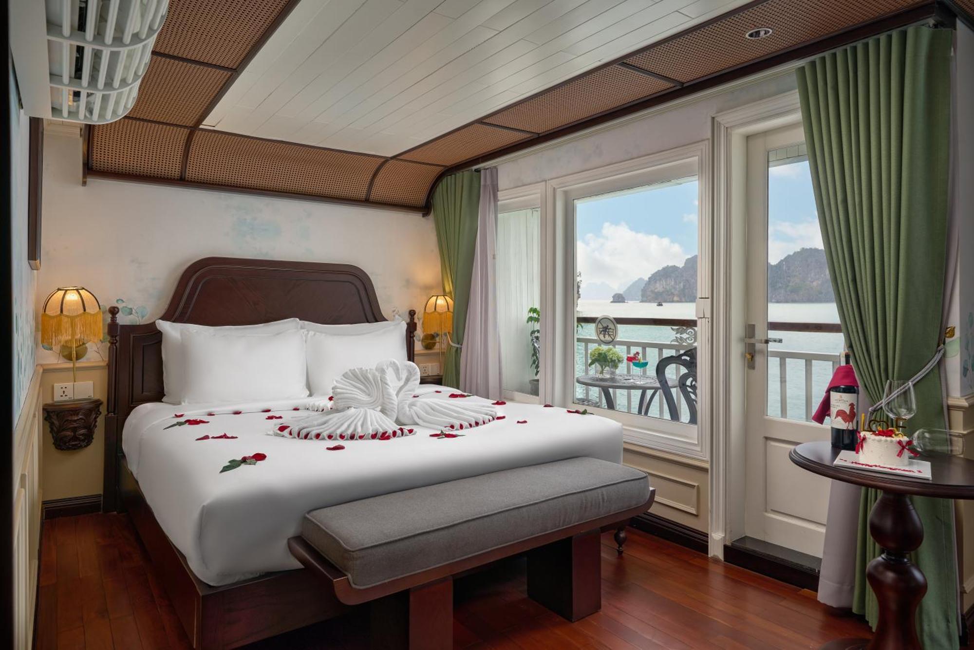 Signature Royal Halong Cruise Ha Long Exterior photo