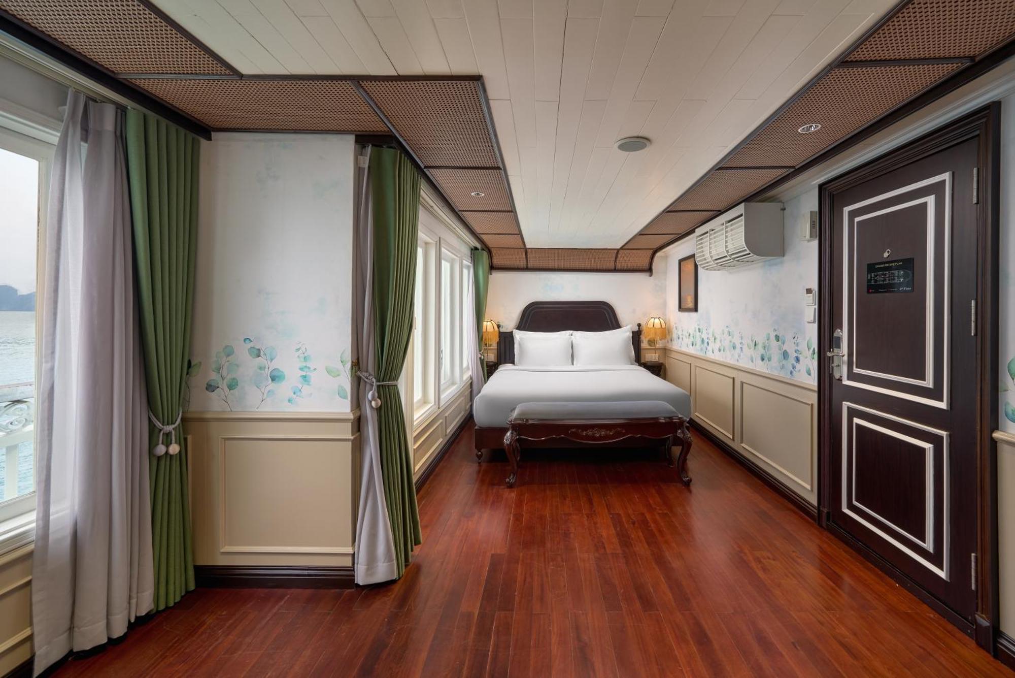 Signature Royal Halong Cruise Ha Long Exterior photo