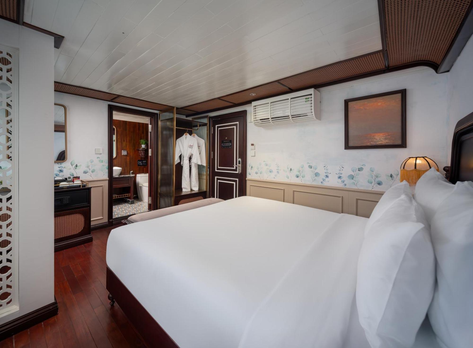 Signature Royal Halong Cruise Ha Long Exterior photo