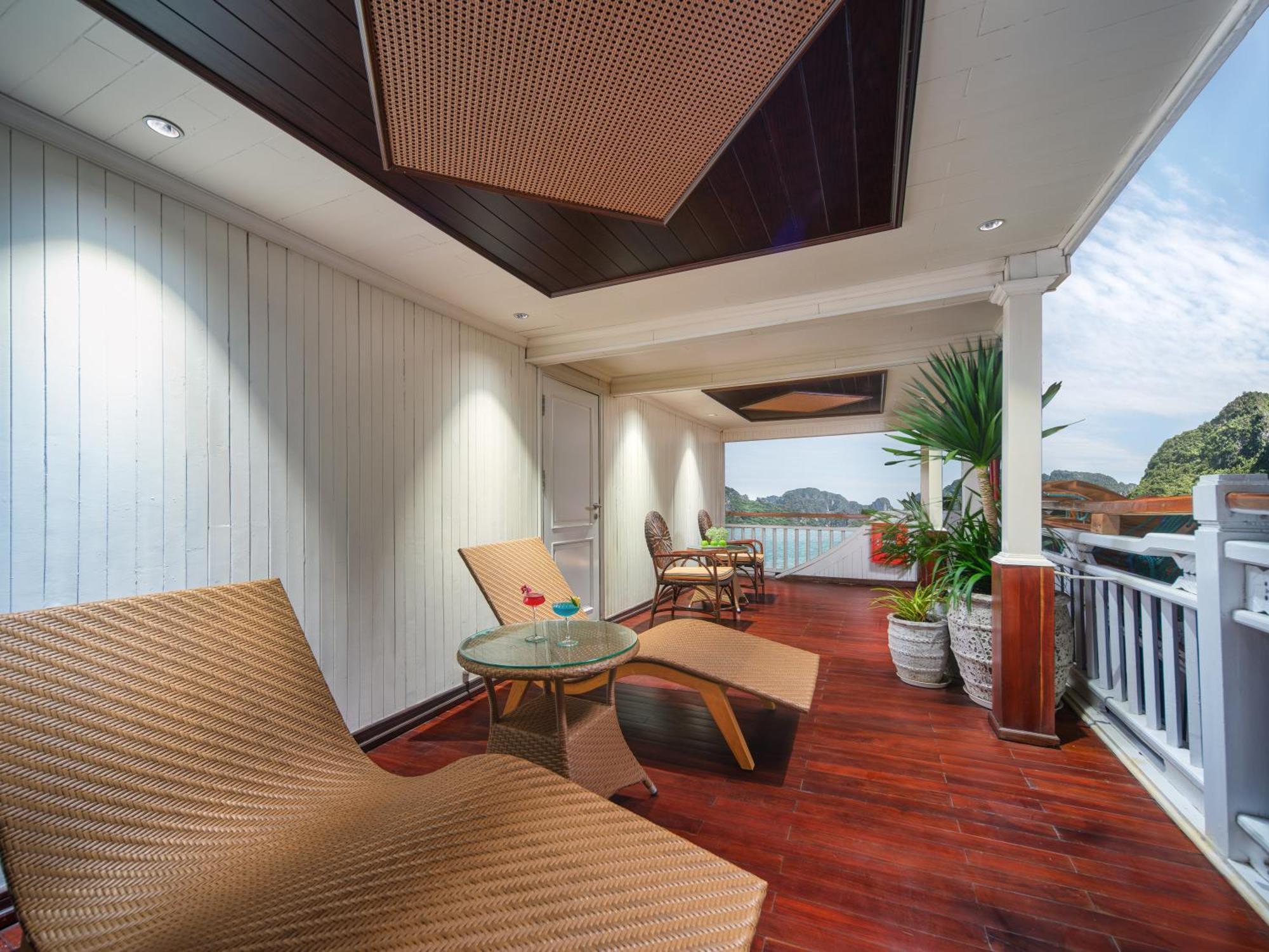Signature Royal Halong Cruise Ha Long Exterior photo